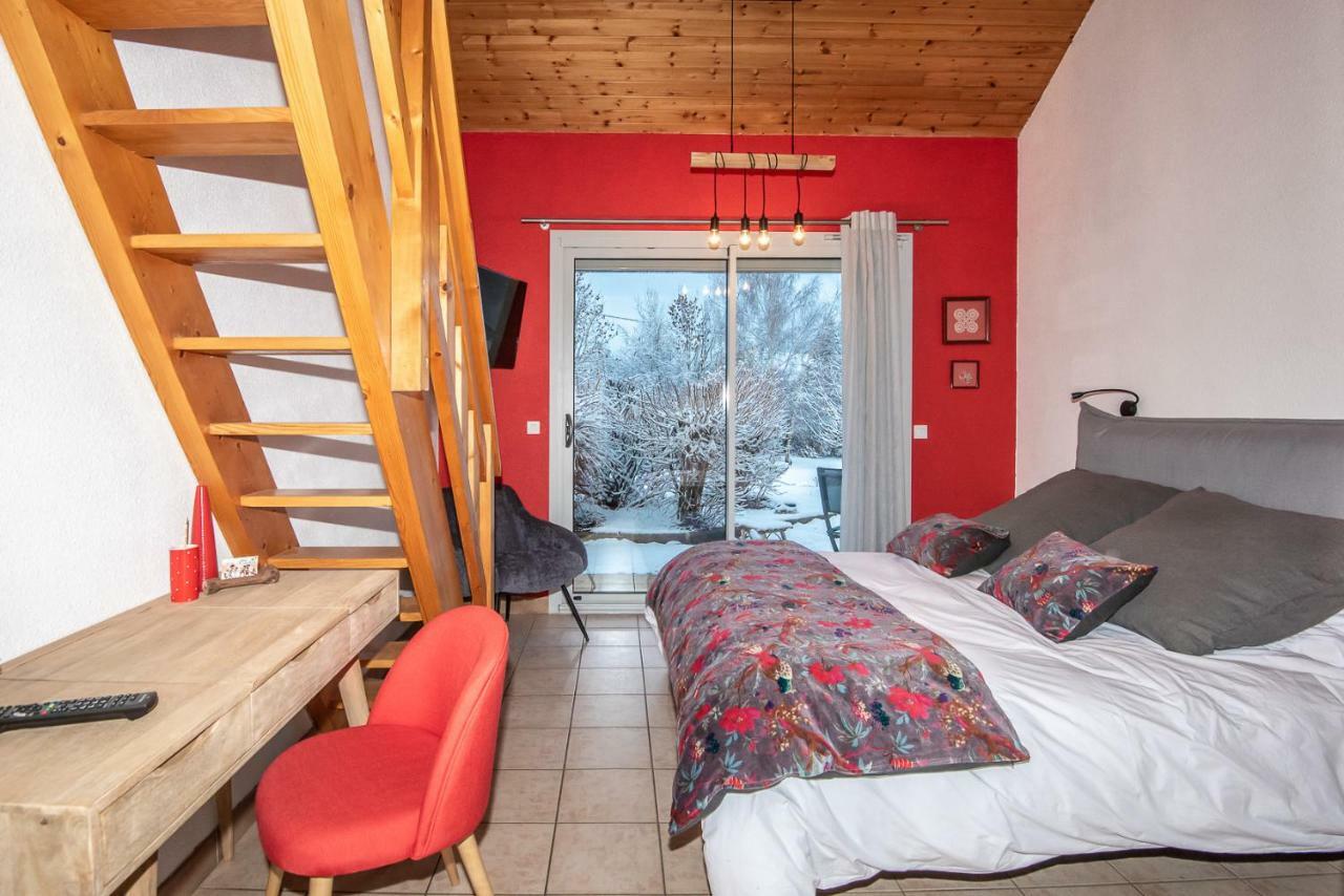 "La Combe Fleurie" Appartements & Chambres Saint-Bonnet-en-Champsaur Εξωτερικό φωτογραφία